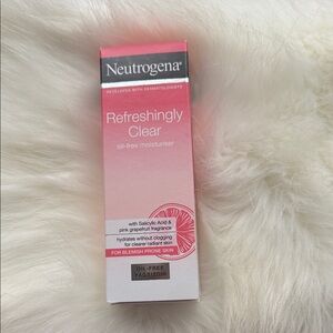 Neutrogena Refreshingly Clear Oil-Free Moisturiser – Pink and White Packaging